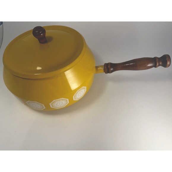 Vintage enamel fondue pot with lid, yellow geometric MCM design, wood handle - Picture 2 of 8